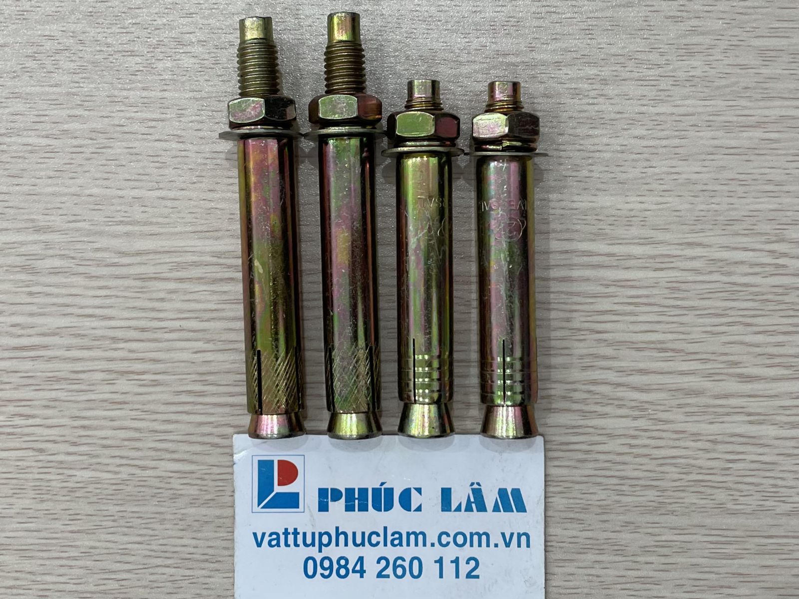 Nở sắt áo liền